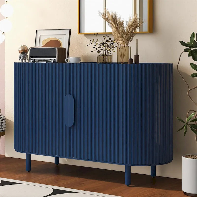 Sideboard mit geschwungenem Design im Light-Luxury-Stil und verstellbaren Einlegeböden