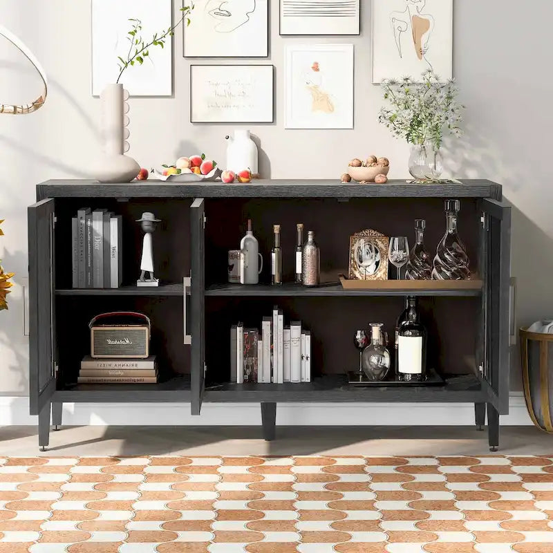 Holzschrank mit Türen und verstellbarem Einlegeboden