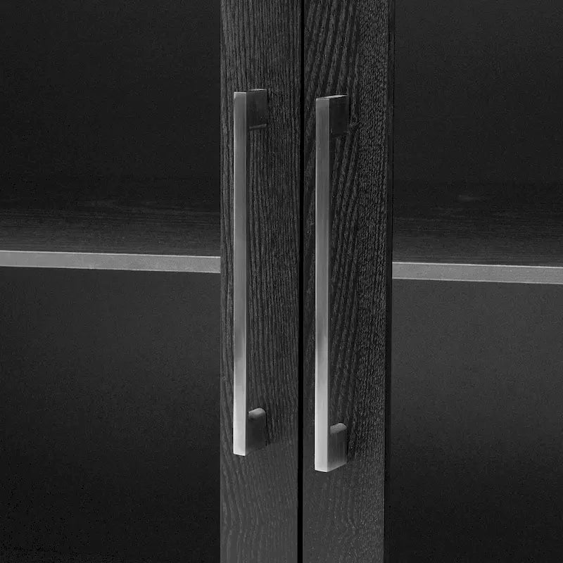 Holzschrank mit Türen und verstellbarem Einlegeboden