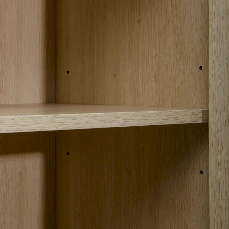 Hoher Schrank mit 2 Türen und verstellbarem Einlegeboden, freistehender Aufbewahrungsschrank für Wohnzimmer und Schlafzimmer