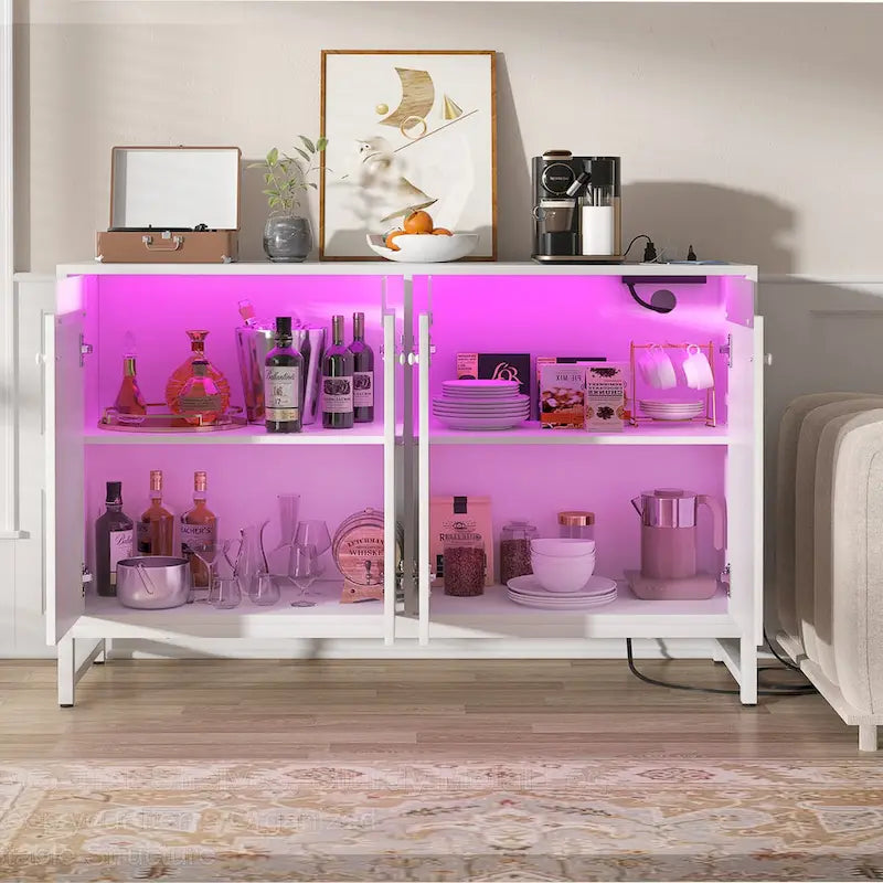 Meuble d’appoint à 4 portes avec prise électrique, éclairage LED et rangement type buffet